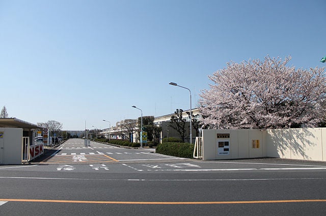 Saitama Plant (left) and Akagi Plant (right). Plants which both produce ball screws for electric-hydraulic brakes