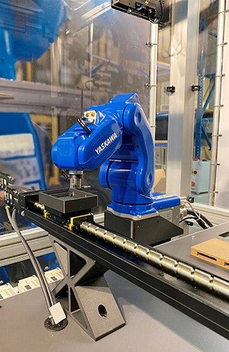 Monocarrier NSK et robot Yaskawa