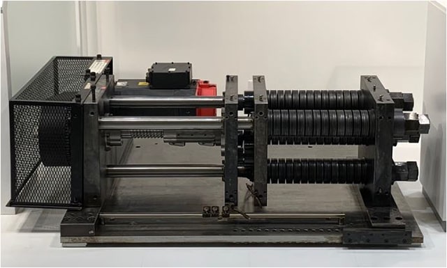電動射出成型機用ボールねじ 耐久試験機1号機